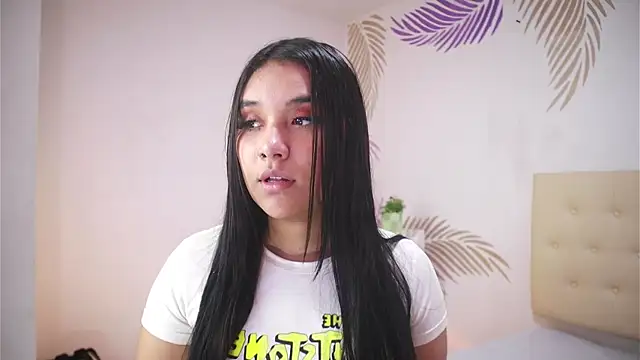 Snapshot of Isabelle_Lane chatting on 11.28.25 Isabelle Lane online show from 11.28.25