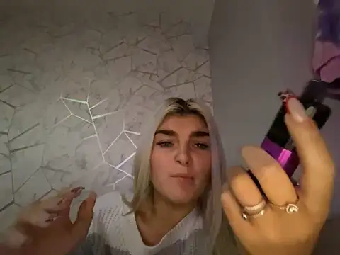 rosie-hipstergal online show from 11.10.25