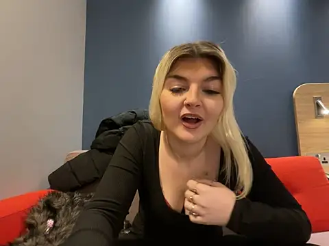 rosie-hipstergal online show from 02.12.26