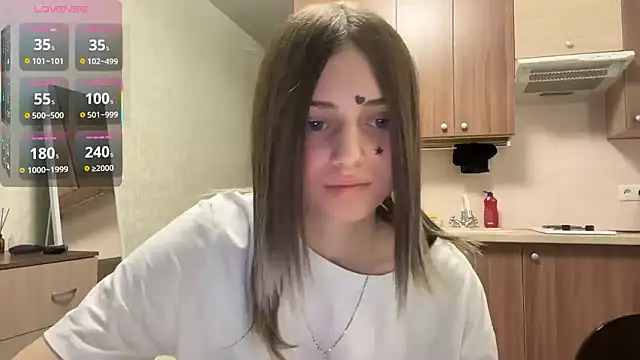 Snapshot of AidaGloshen chatting on 01.13.26 AidaGloshen online show from 01.13.26