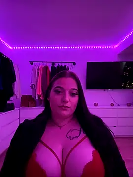 Aksinja05 online show from 11.04.25