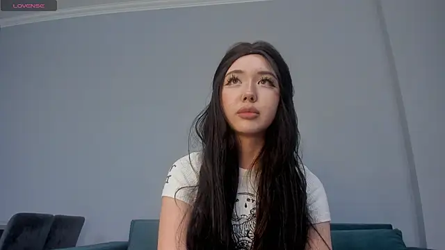 Snapshot of sweetmikasa chatting on 11.28.25 sweetmikasa online show from 11.28.25