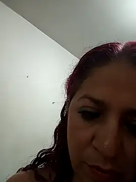 Snapshot of LAPOTRA_04 chatting on 10.27.25 LAPOTRA 04 online show from 10.27.25