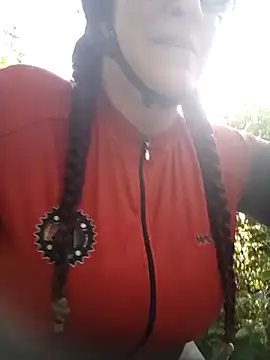 Snapshot of LAPOTRA_04 chatting on 12.14.25 LAPOTRA 04 online show from 12.14.25