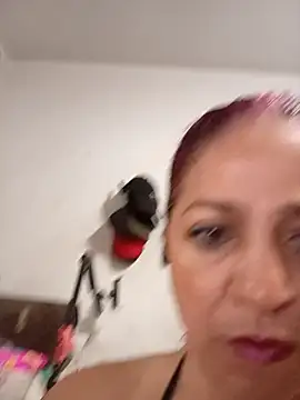 Snapshot of LAPOTRA_04 chatting on 12.21.25 LAPOTRA 04 online show from 12.21.25