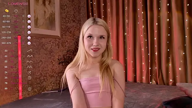 VivieSunn online show from 03.04.26