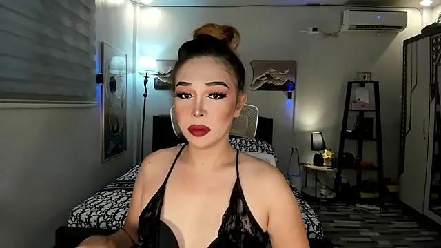 Snapshot of Cumforsale chatting on 11.19.25 Cumforsale online show from 11.19.25