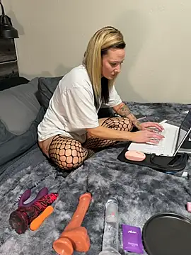 daniellasinnocence online show from 11.11.25