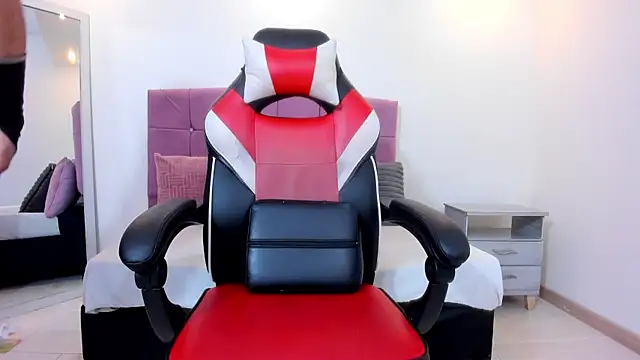 Snapshot of whisper_nova chatting on 02.05.26 whisper nova online show from 02.05.26