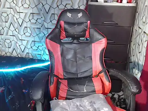 Snapshot of slimraz02 chatting on 11.13.25 slimraz02 online show from 11.13.25