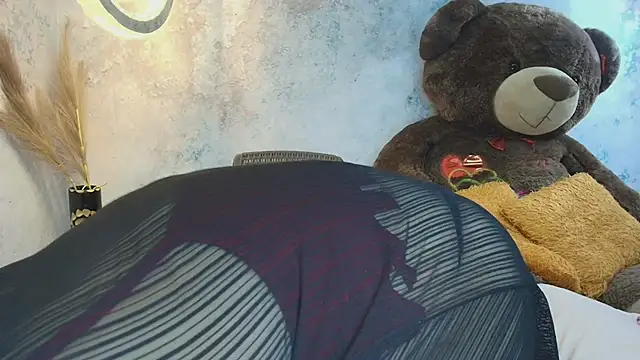 Snapshot of laliItaclark chatting on 11.05.25 laliItaclark online show from 11.05.25