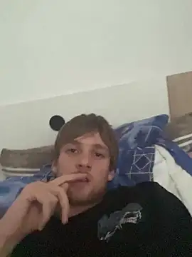 Snapshot of PetrTucnak chatting on 10.25.25 PetrTucnak online show from 10.25.25