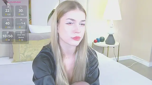 Snapshot of JenniNellson chatting on 05.27.26 JenniNellson online show from 05.27.26
