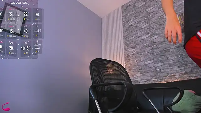 Snapshot of zack_joness18 chatting on 10.29.25 zack joness18 online show from 10.29.25