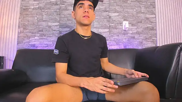 Snapshot of zack_joness18 chatting on 11.11.25 zack joness18 online show from 11.11.25