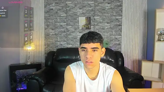 Snapshot of zack_joness18 chatting on 11.15.25 zack joness18 online show from 11.15.25