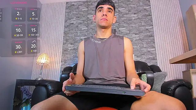 Snapshot of zack_joness18 chatting on 11.23.25 zack joness18 online show from 11.23.25