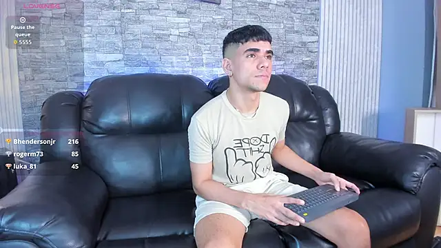 Snapshot of zack_joness18 chatting on 11.30.25 zack joness18 online show from 11.30.25