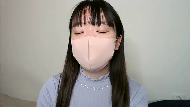 Snapshot of yua_chan00 chatting on 10.31.25 yua chan00 online show from 10.31.25