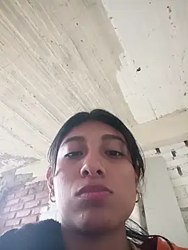 Snapshot of YeseniaRodriguez3 chatting on 11.04.25 YeseniaRodriguez3 online show from 11.04.25