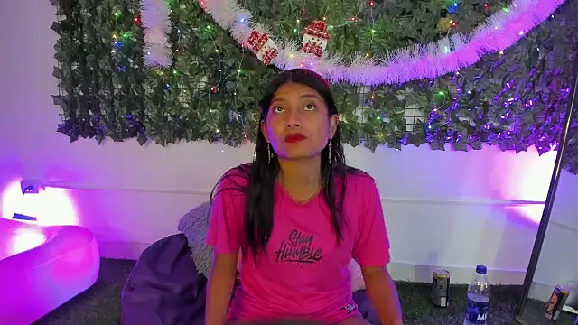 YeseniaRodriguez3 online show from 12.22.25
