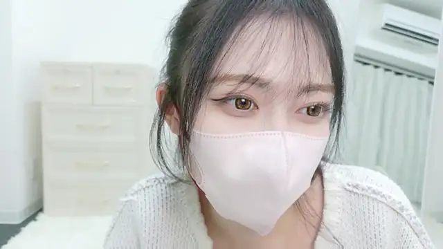 Snapshot of annachan_v chatting on 04.10.26 annachan v online show from 04.10.26