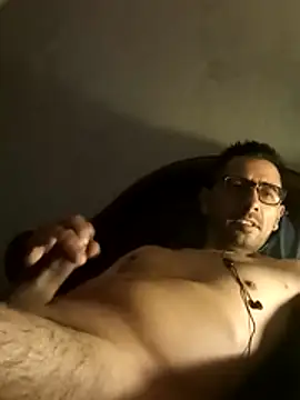 Snapshot of Leocuma82 chatting on 11.01.25 Leocuma82 online show from 11.01.25