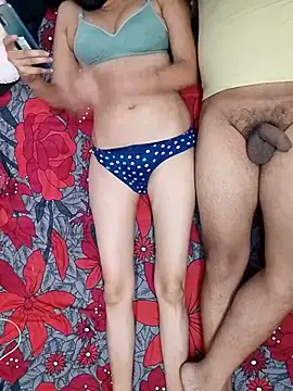 Snapshot of couple-open-enjoy chatting on 05.27.26 couple-open-enjoy online show from 05.27.26