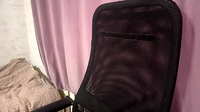 Snapshot of AliceStacy chatting on 11.30.25 AliceStacy online show from 11.30.25