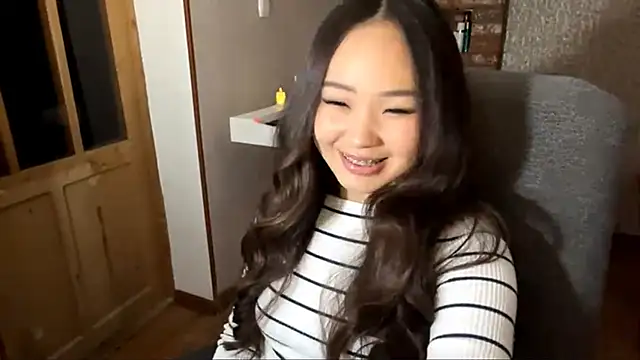 Snapshot of SupremeDividend chatting on 10.29.25 SupremeDividend online show from 10.29.25