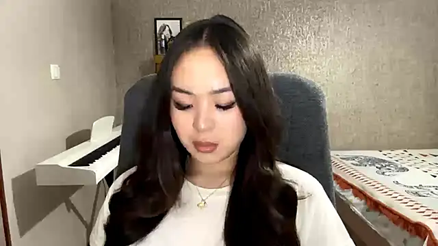 Snapshot of SupremeDividend chatting on 10.31.25 SupremeDividend online show from 10.31.25