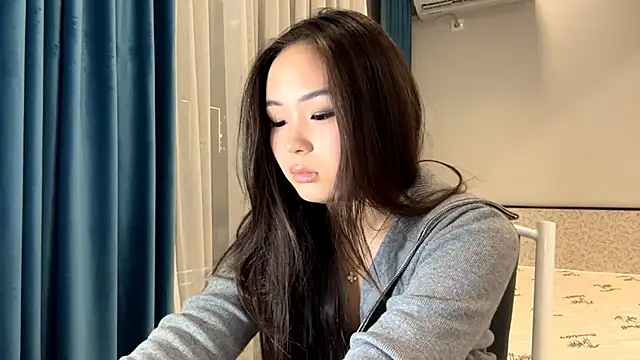 Snapshot of SupremeDividend chatting on 11.08.25 SupremeDividend online show from 11.08.25