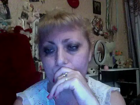 xHot Amazonq online show from 10.26.25