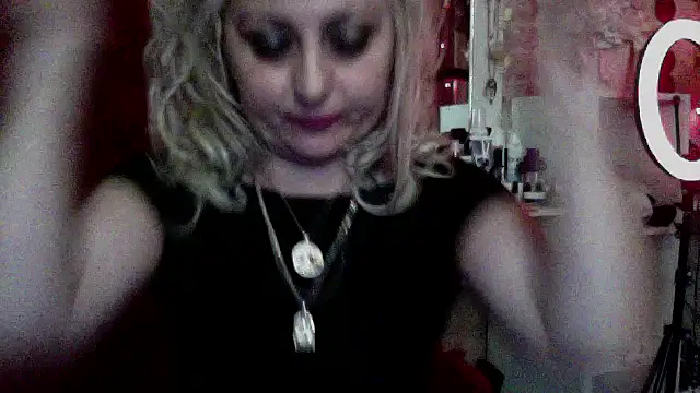 xHot Amazonq online show from 02.01.26