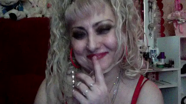 xHot Amazonq online show from 02.15.26