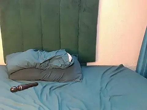 Snapshot of Lisa-001 chatting on 10.31.25 Lisa-001 online show from 10.31.25