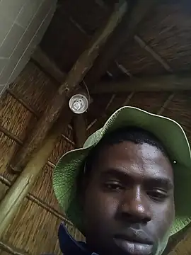 younggblackkCOCK19 online show from 12.04.25