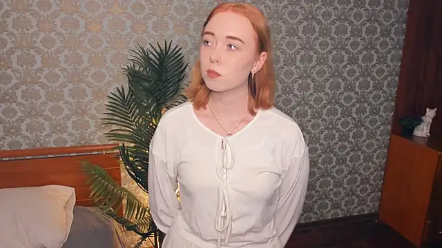 Snapshot of AddieOsler chatting on 11.01.25 AddieOsler online show from 11.01.25