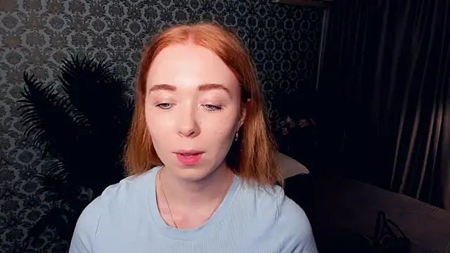 Snapshot of AddieOsler chatting on 11.04.25 AddieOsler online show from 11.04.25