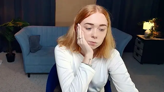 Snapshot of AddieOsler chatting on 11.15.25 AddieOsler online show from 11.15.25