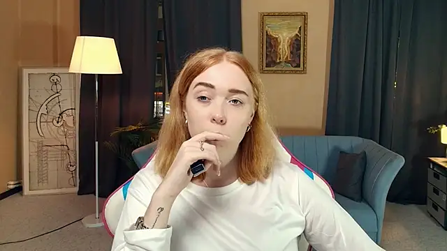 Snapshot of AddieOsler chatting on 11.20.25 AddieOsler online show from 11.20.25