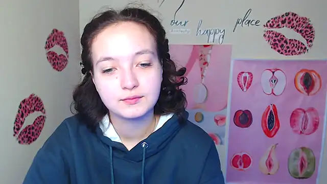 Snapshot of MissAriaa chatting on 11.21.25 MissAriaa online show from 11.21.25