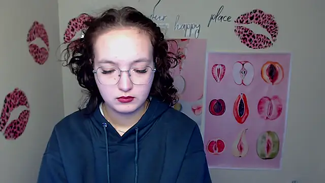 Snapshot of MissAriaa chatting on 11.25.25 MissAriaa online show from 11.25.25