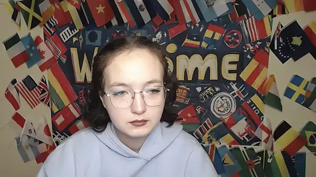 Snapshot of MissAriaa chatting on 11.26.25 MissAriaa online show from 11.26.25