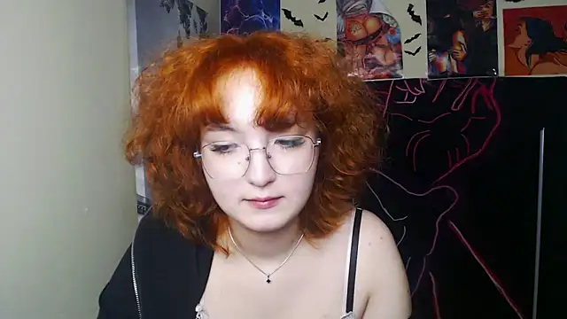 Snapshot of MissAriaa chatting on 12.13.25 MissAriaa online show from 12.13.25