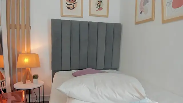 Snapshot of DeniseBurton chatting on 03.20.26 DeniseBurton online show from 03.20.26