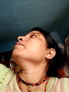 Snapshot of Sabhana_cuty chatting on 11.17.25 Sabhana cuty online show from 11.17.25