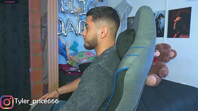 Tiler wolker online show from 01.09.26