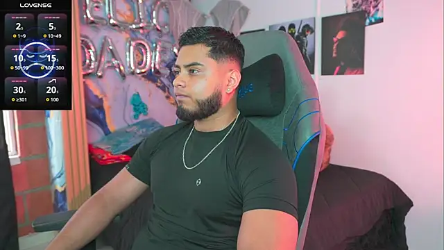 Tiler wolker online show from 03.30.26