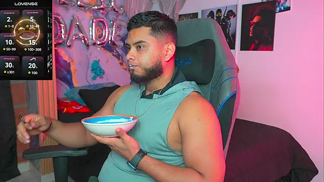 Tiler wolker online show from 04.12.26